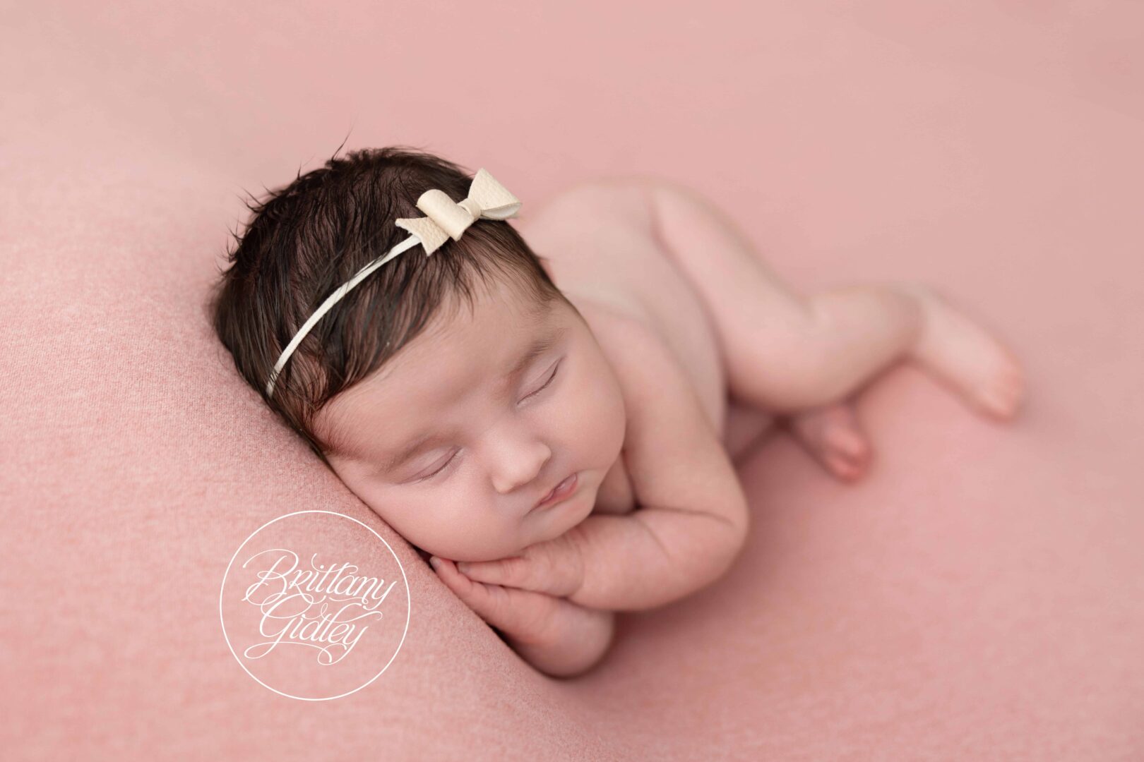 Newborn Baby Photo Shoot Studio in Cleveland Ohio